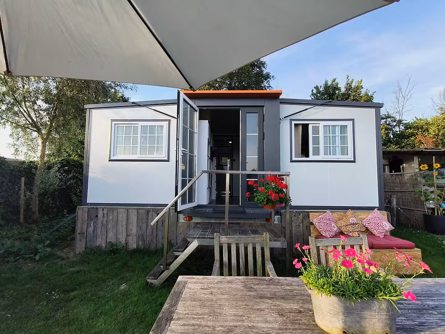 Tiny House Weiß